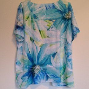 Alfred Dunner Beautiful, Multi Shades of Blue Floral Top. Size 1X